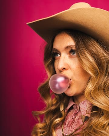 Louise Parker’s Petty in Pink Tour