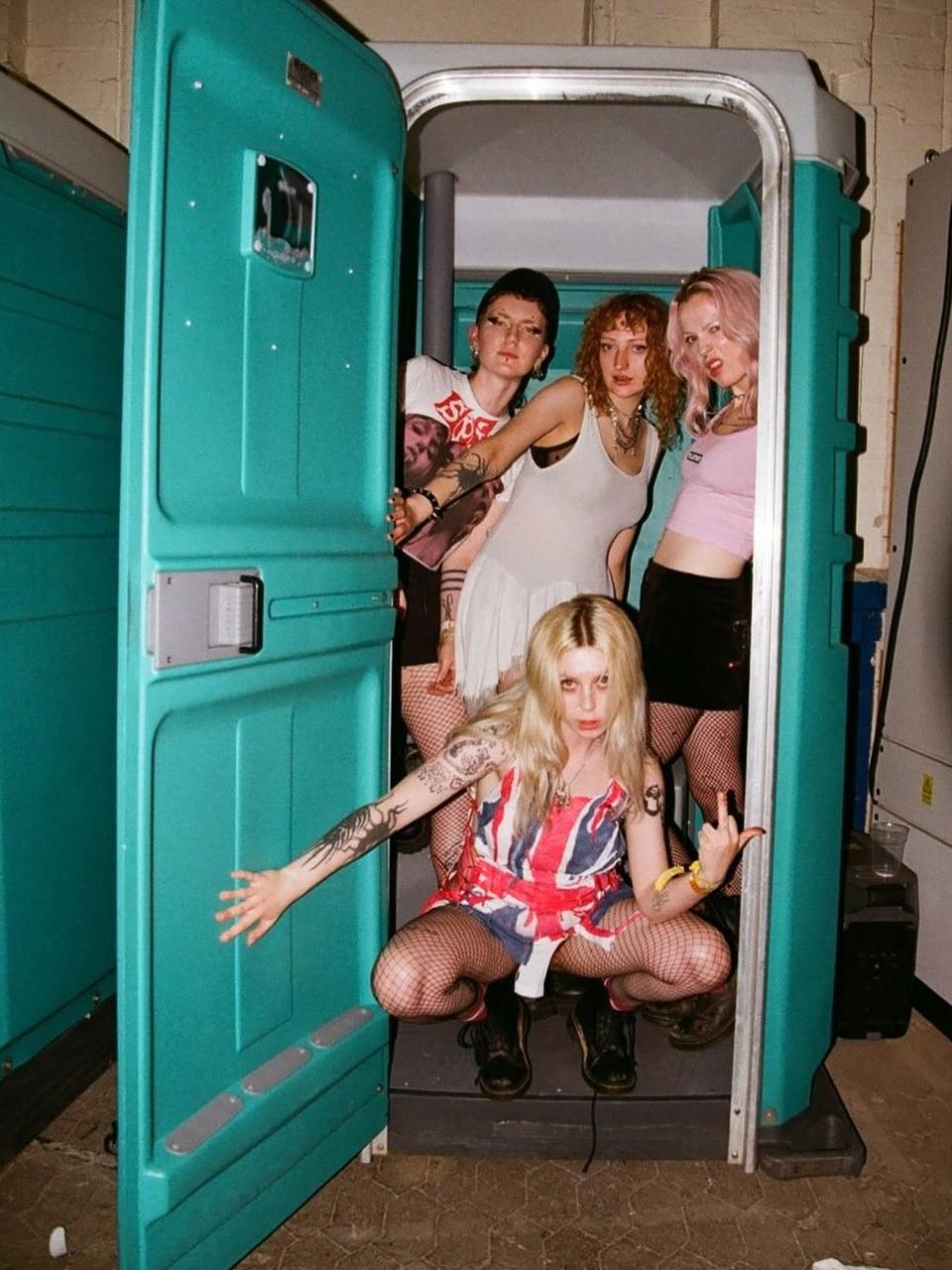 PUSSYLIQUOR
